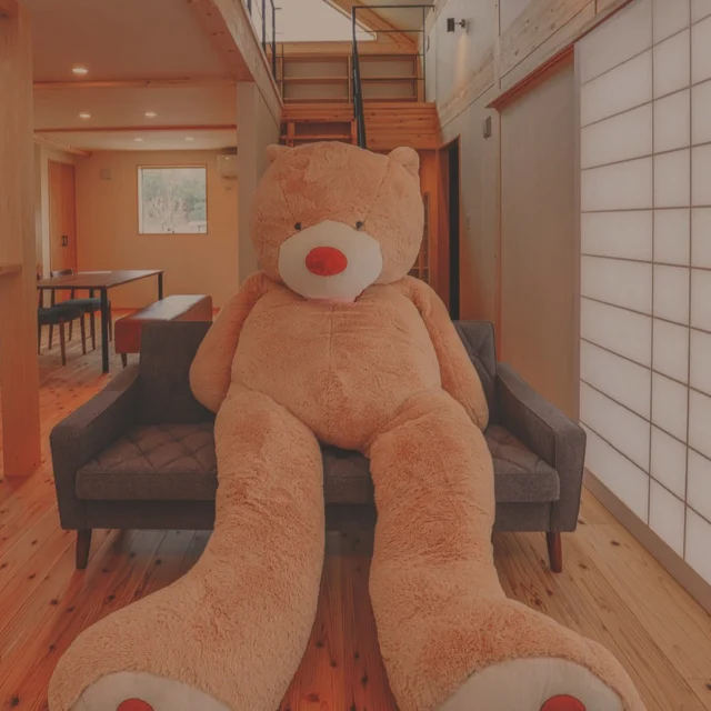 もう冬です　森でおやすみ  シンクホーム｜群馬
〜Wool＆Wood  
SHINKU HOME deaign FLAT HOUSE〜  自然素材でつくる平屋のデザインハウス専門店　  『流行に流されない』『自分らしさ』を大切にする住まいのアイデアをお届けします。  ＿＿＿＿＿＿＿＿＿＿＿＿＿＿＿＿　  資料請求・無料相談会・見学会の申し込みはHPからよろしくお願いします。
⬇️詳しくはプロフィールのリンクから
@shinku_home 
＿＿＿＿＿＿＿＿＿＿＿＿＿＿＿＿  【家づくりの特徴】
① 赤ちゃん基準のやさしい家づくり
アトピー､シックハウスに悩まされ･･･
羊毛断熱材･無垢材・コットン･しっくい・化学物資過敏症対応  ② 超長期優良住宅への取り組み
建築地と暮らし方で考える高断熱・高気密住宅
適地適作の家づくりで過剰スペックを抑える　  ③  平屋のすすめ
結婚・子育て・独立・夫婦二人・介護
コミュニケーション・家事楽だから永年満足　  ④  流行に流されない家　美しいデザインコードでつくる自由設計の平屋　企画住宅でありながら同じ家は一つもない、こだわりをめいっぱいつめこんでもけっして失敗しない、コンセプト型の注文住宅  ⑤  正しいライフプランのすすめ
借りられる住宅ローンで予算を決めてはいけない「変動､固定、団信、三大疾病、繰上げ返済、40年、50年、新NISA、イデコ･･･」
先ずは正しいお金の知識を身につけて下さい。  ⑥  床暖房も全館空調もいらない
実際の住み心地の体感
オーナー邸（シンクホームのＯＢ様）で展示場では伝わらないリアル暮らしを体感ください。　  ⑦  夢ノートではじめる家づくり　「自分らしさ」にとことんこだわりを。
家づくりの目的を明確にします。あなたの夢をあきらめない、妥協しない家づくり  〜〜〜〜〜〜〜〜〜〜〜〜〜〜〜
先ずは相談会へお越しください。
ご予約はホームページからお願いします🤲
プロフィールのリンクからHPへ
@shinku_home  #赤ちゃん基準の家づくり#自然素材の家 #無垢材 #羊毛断熱材 #高気密高断熱#長期優良住宅 
#流行に流されない
#あきることのないデザイン
#美しい平屋#平屋#ぐんまの平屋
#群馬工務店#前橋工務店#高崎工務店
#マイホーム#注文住宅#新築#住まい見学会