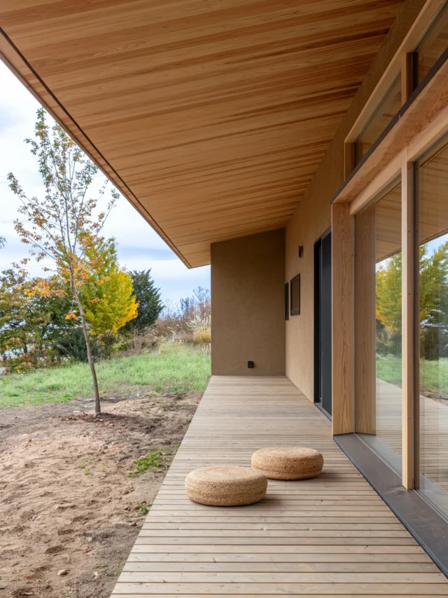 今年のトレンドより、10年後の思い出を。
一瞬の「今っぽさ」より、
ずっと続く「好き」を大切にしたい。  シンクホーム｜群馬
〜Wool＆Wood  
SHINKU HOME deaign FLAT HOUSE〜  自然素材でつくる平屋のデザインハウス専門店　  『流行に流されない』『自分らしさ』を大切にする住まいのアイデアをお届けします。  ＿＿＿＿＿＿＿＿＿＿＿＿＿＿＿＿　  資料請求・無料相談会・見学会の申し込みはHPからよろしくお願いします。
⬇️詳しくはプロフィールのリンクから
@shinku_home 
＿＿＿＿＿＿＿＿＿＿＿＿＿＿＿＿  【家づくりの特徴】
① 赤ちゃん基準のやさしい家づくり
アトピー､シックハウスに悩まされ･･･
羊毛断熱材･無垢材・コットン･しっくい・化学物資過敏症対応  ② 超長期優良住宅への取り組み
建築地と暮らし方で考える高断熱・高気密住宅
適地適作の家づくりで過剰スペックを抑える　  ③  平屋のすすめ
結婚・子育て・独立・夫婦二人・介護
コミュニケーション・家事楽だから永年満足　  ④  流行に流されない家　美しいデザインコードでつくる自由設計の平屋　企画住宅でありながら同じ家は一つもない、こだわりをめいっぱいつめこんでもけっして失敗しない、コンセプト型の注文住宅  ⑤  正しいライフプランのすすめ
借りられる住宅ローンで予算を決めてはいけない「変動､固定、団信、三大疾病、繰上げ返済、40年、50年、新NISA、イデコ･･･」
先ずは正しいお金の知識を身につけて下さい。  ⑥  床暖房も全館空調もいらない
実際の住み心地の体感
オーナー邸（シンクホームのＯＢ様）で展示場では伝わらないリアル暮らしを体感ください。　  ⑦  夢ノートではじめる家づくり　「自分らしさ」にとことんこだわりを。
家づくりの目的を明確にします。あなたの夢をあきらめない、妥協しない家づくり  〜〜〜〜〜〜〜〜〜〜〜〜〜〜〜
先ずは相談会へお越しください。
ご予約はホームページからお願いします🤲
プロフィールのリンクからHPへ
@shinku_home  #赤ちゃん基準の家づくり#自然素材の家 #無垢材 #羊毛断熱材 #huizen
流行に流されない
あきることのないデザイン
美しい平屋平屋ぐんまの平屋
群馬工務店前橋工務店高崎工務店
マイホーム注文住宅新築住まい見学会